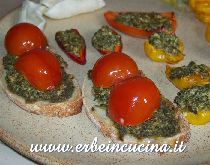 Bruschetta and roasted chilies with calamint sauce