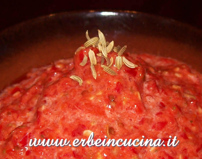 Hot sauce with fennel seeds