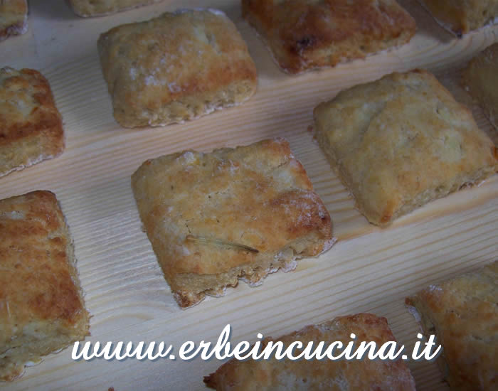 Kamut savory biscuits with rosemary