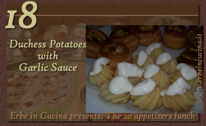 Duchess potatoes with garlic sauce