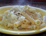 Cauliflower pasta with aromatic herbs