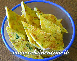 Courgette omelette with aromatic herbs