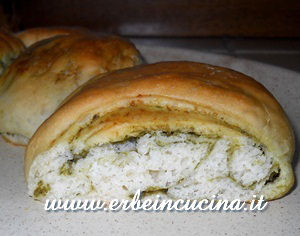 Wreath Bread with Aromatic Herbs