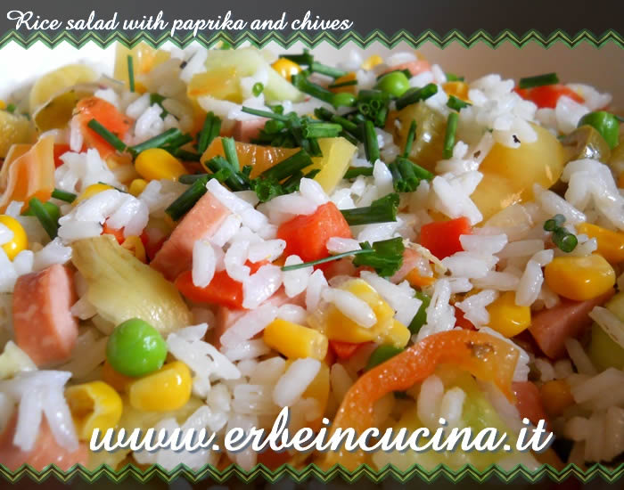 Rice salad with paprika and chives